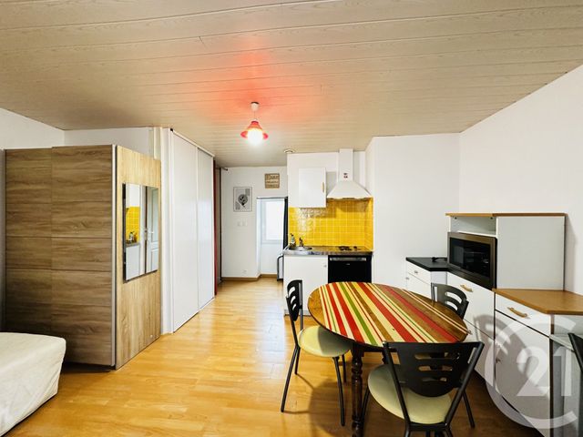 Appartement F1 &agrave; louer - 1 pi&egrave;ce - 24 m2 - Tonnay Charente - 17 - POITOU-CHARENTES