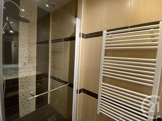 Appartement &agrave; louer - 2 pi&egrave;ces - 37,69 m2 - Rochefort - 17 - POITOU-CHARENTES