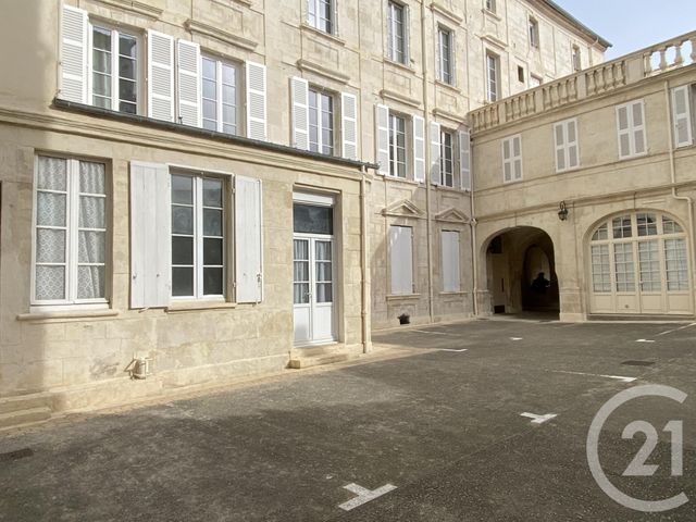 Appartement &agrave; louer - 2 pi&egrave;ces - 37,69 m2 - Rochefort - 17 - POITOU-CHARENTES