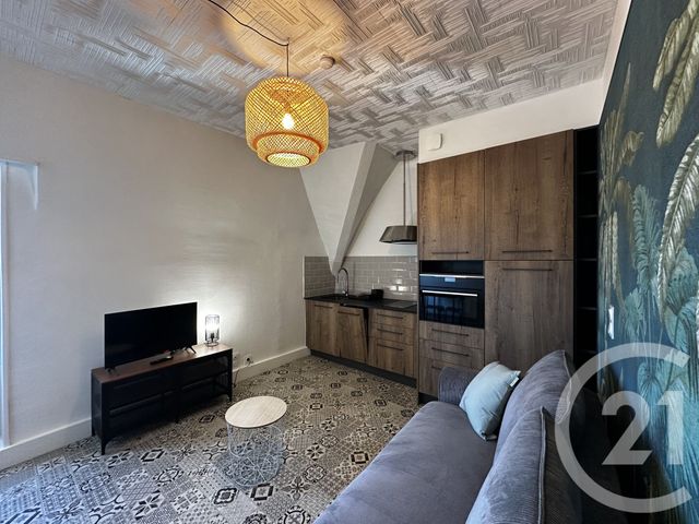 Appartement F1 &agrave; louer - 1 pi&egrave;ce - 21 m2 - Rochefort - 17 - POITOU-CHARENTES
