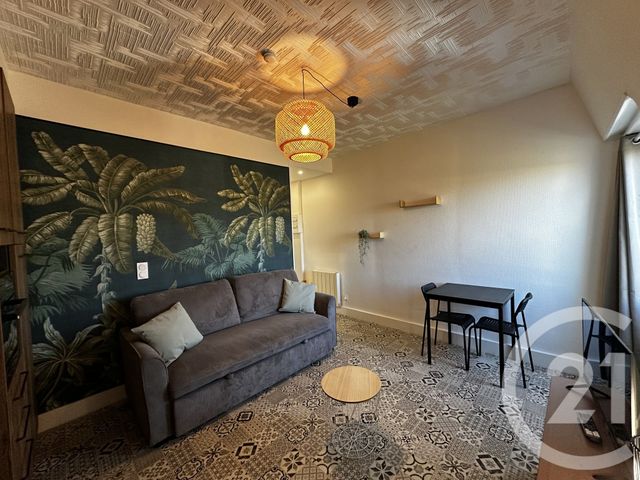 Appartement F1 &agrave; louer - 1 pi&egrave;ce - 21 m2 - Rochefort - 17 - POITOU-CHARENTES