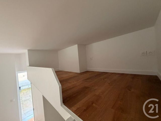 Appartement Studio &agrave; louer - 1 pi&egrave;ce - 13,90 m2 - Paris - 75018 - ILE-DE-FRANCE
