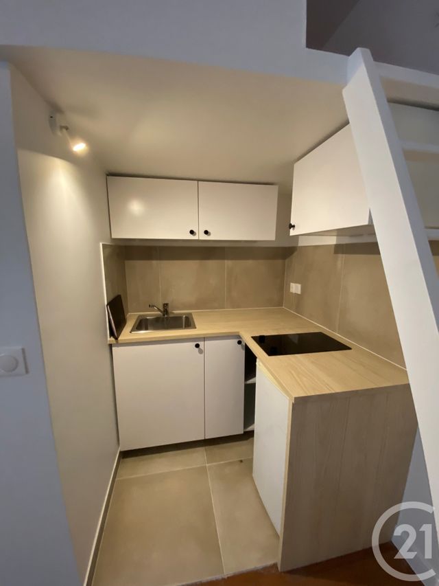 Appartement Studio &agrave; louer - 1 pi&egrave;ce - 13,90 m2 - Paris - 75018 - ILE-DE-FRANCE