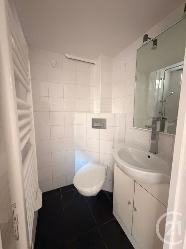 Appartement Studio &agrave; louer - 1 pi&egrave;ce - 13,90 m2 - Paris - 75018 - ILE-DE-FRANCE