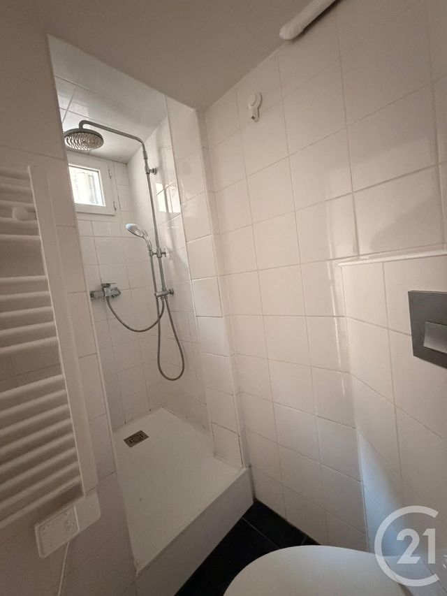 Appartement Studio &agrave; louer - 1 pi&egrave;ce - 13,90 m2 - Paris - 75018 - ILE-DE-FRANCE