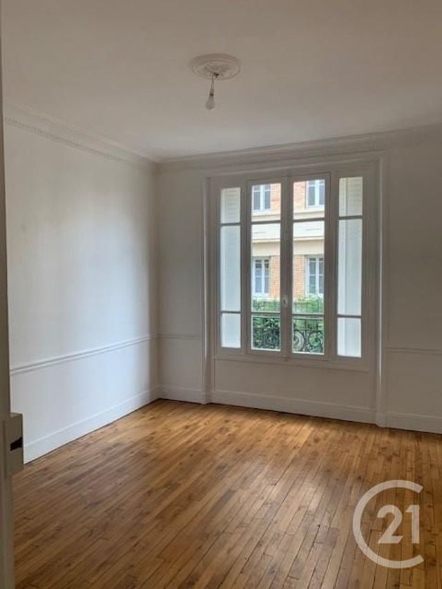 Appartement F3 &agrave; louer - 3 pi&egrave;ces - 60 m2 - Courbevoie - 92 - ILE-DE-FRANCE