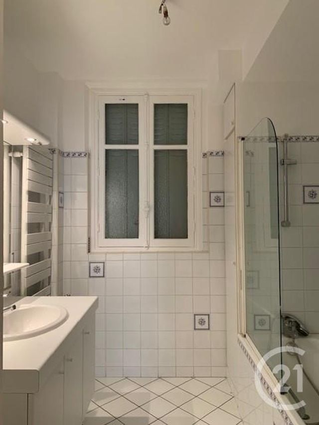 Appartement F3 &agrave; louer - 3 pi&egrave;ces - 60 m2 - Courbevoie - 92 - ILE-DE-FRANCE
