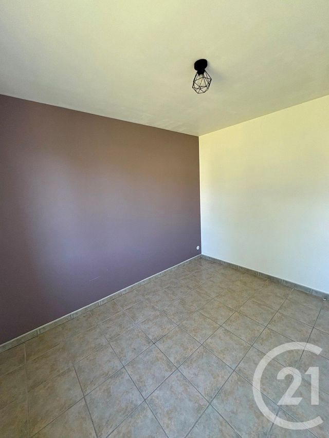 Maison &agrave; louer - 4 pi&egrave;ces - 98 m2 - Neuvy En Sullias - 45 - CENTRE