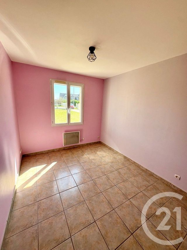 Maison &agrave; louer - 4 pi&egrave;ces - 98 m2 - Neuvy En Sullias - 45 - CENTRE