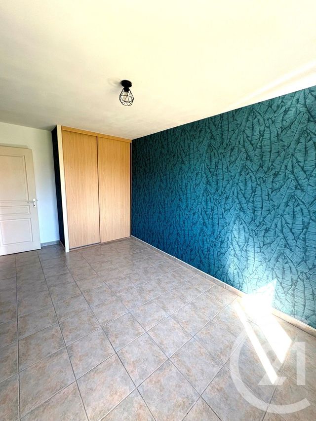 Maison &agrave; louer - 4 pi&egrave;ces - 98 m2 - Neuvy En Sullias - 45 - CENTRE