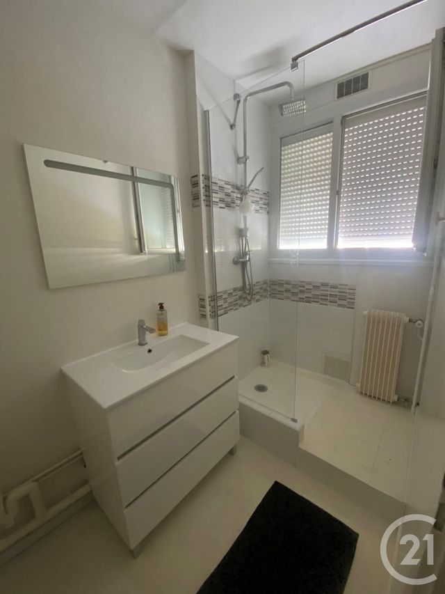 Appartement F3 &agrave; vendre - 3 pi&egrave;ces - 54,64 m2 - St Jean De La Ruelle - 45 - CENTRE