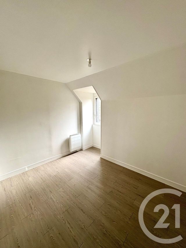 Maison &agrave; louer - 5 pi&egrave;ces - 105 m2 - Chateauneuf Sur Loire - 45 - CENTRE