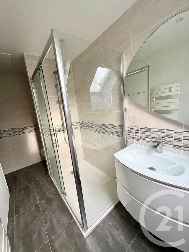 Maison &agrave; louer - 5 pi&egrave;ces - 105 m2 - Chateauneuf Sur Loire - 45 - CENTRE