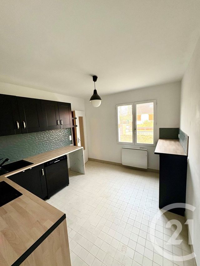 Maison &agrave; louer - 5 pi&egrave;ces - 105 m2 - Chateauneuf Sur Loire - 45 - CENTRE