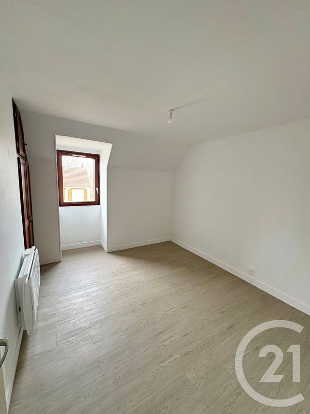 Maison &agrave; louer - 5 pi&egrave;ces - 105 m2 - Chateauneuf Sur Loire - 45 - CENTRE