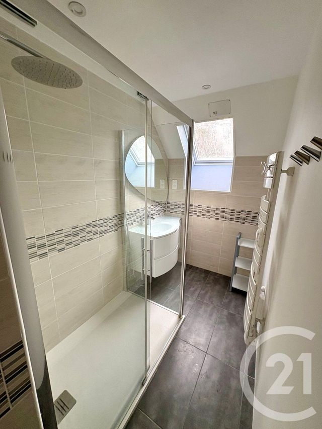 Maison &agrave; louer - 5 pi&egrave;ces - 105 m2 - Chateauneuf Sur Loire - 45 - CENTRE