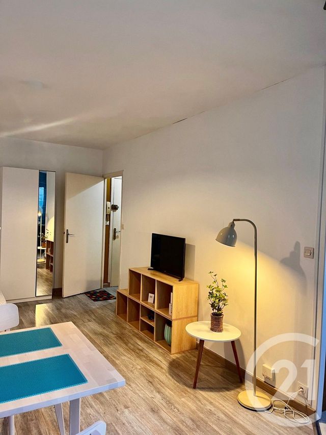 Appartement Studio &agrave; louer - 1 pi&egrave;ce - 28,12 m2 - Orleans - 45 - CENTRE