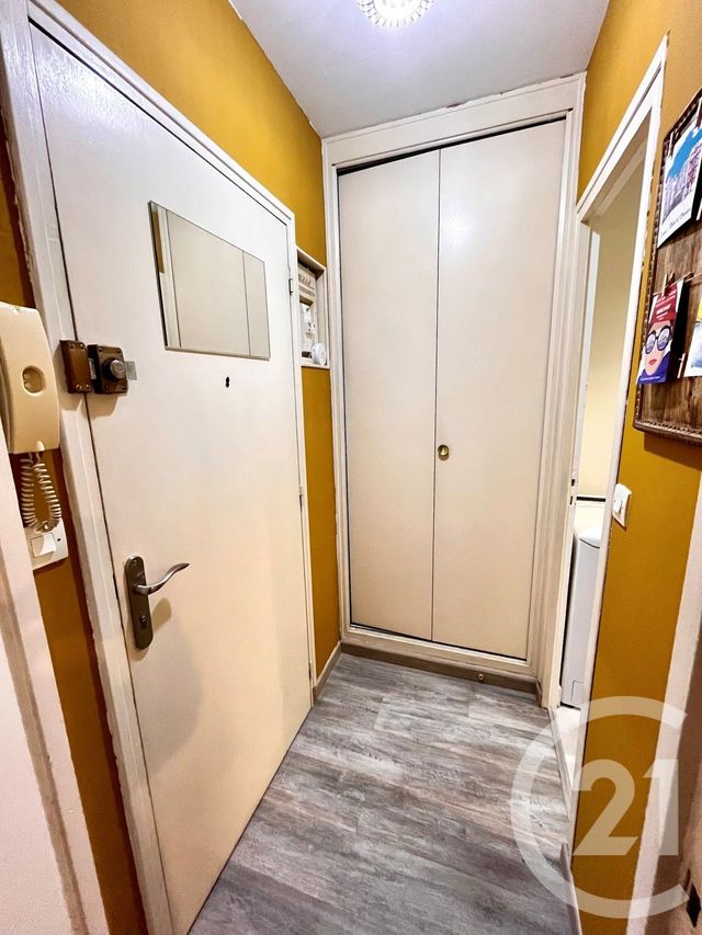 Appartement Studio &agrave; louer - 1 pi&egrave;ce - 28,12 m2 - Orleans - 45 - CENTRE