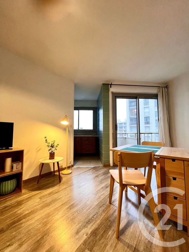 Appartement Studio &agrave; louer - 1 pi&egrave;ce - 28,12 m2 - Orleans - 45 - CENTRE