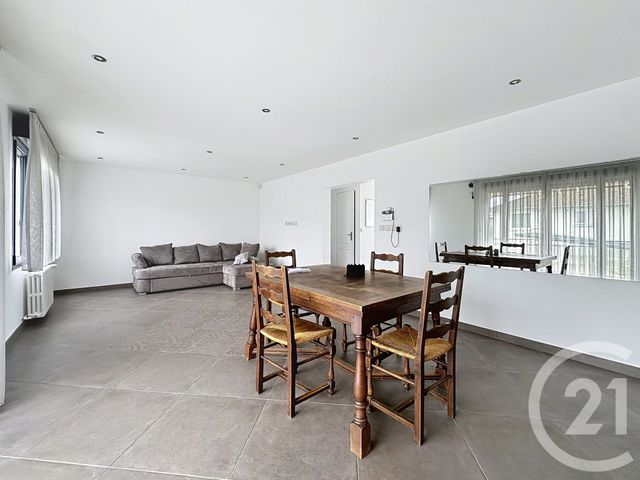 Maison à vendre - 6 pièces - 108 m2 - St Jean De La Ruelle - 45 - CENTRE