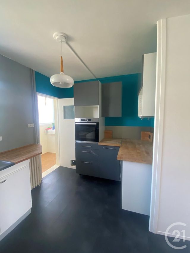 Appartement F4 &agrave; louer - 4 pi&egrave;ces - 75,30 m2 - St Jean De La Ruelle - 45 - CENTRE