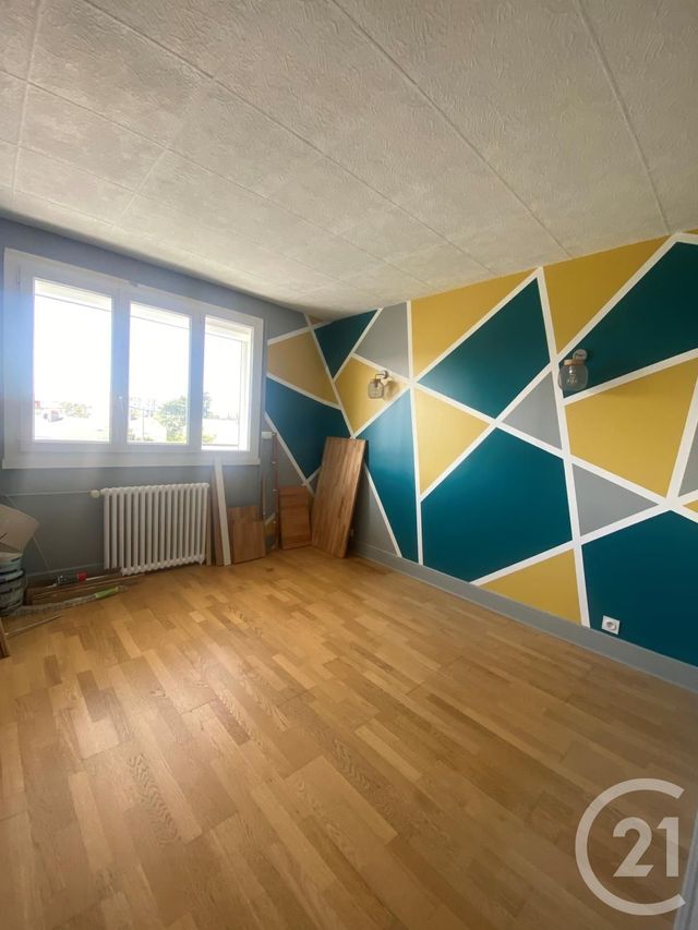Appartement F4 &agrave; louer - 4 pi&egrave;ces - 75,30 m2 - St Jean De La Ruelle - 45 - CENTRE
