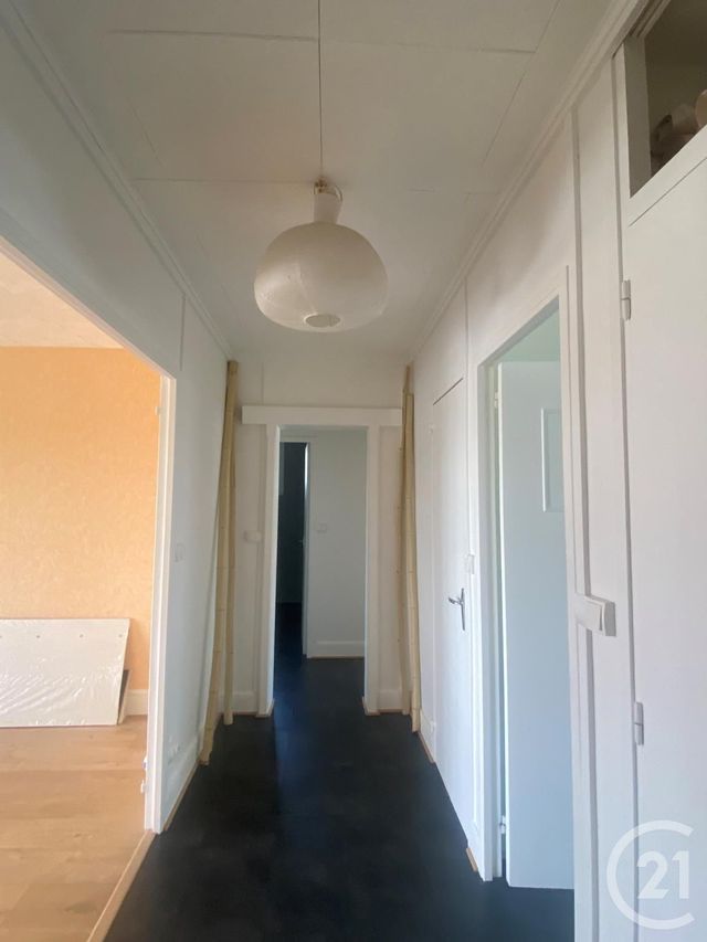 Appartement F4 &agrave; louer - 4 pi&egrave;ces - 75,30 m2 - St Jean De La Ruelle - 45 - CENTRE