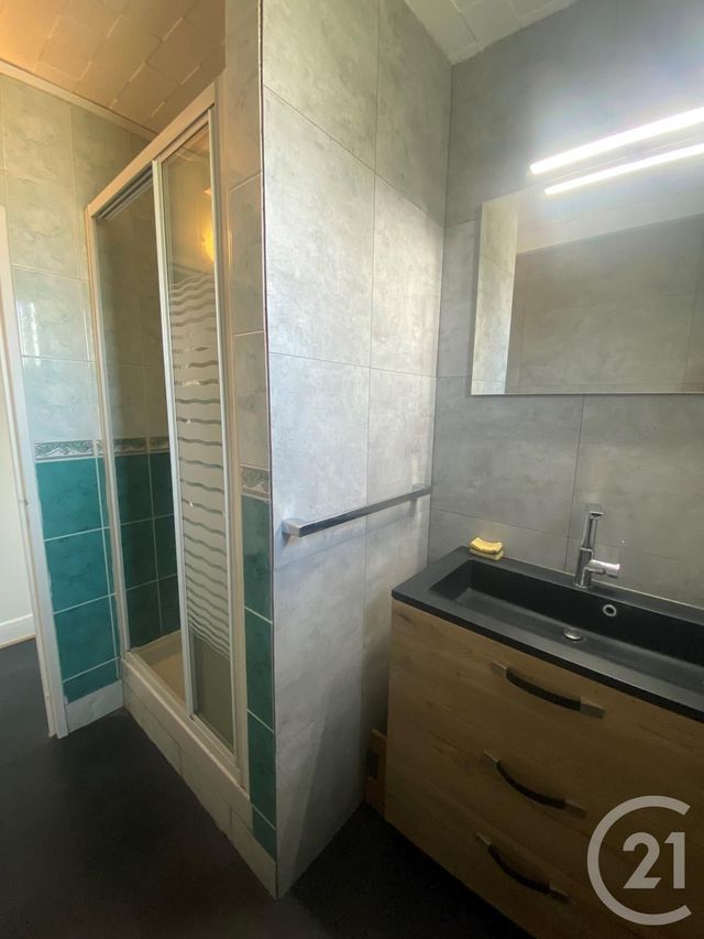 Appartement F4 &agrave; louer - 4 pi&egrave;ces - 75,30 m2 - St Jean De La Ruelle - 45 - CENTRE