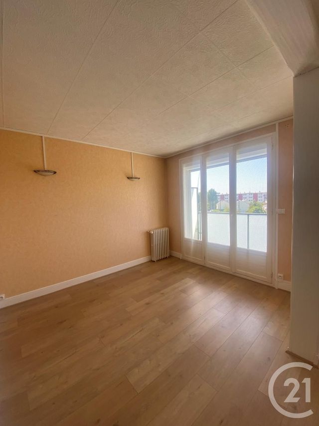 Appartement F4 &agrave; louer - 4 pi&egrave;ces - 75,30 m2 - St Jean De La Ruelle - 45 - CENTRE
