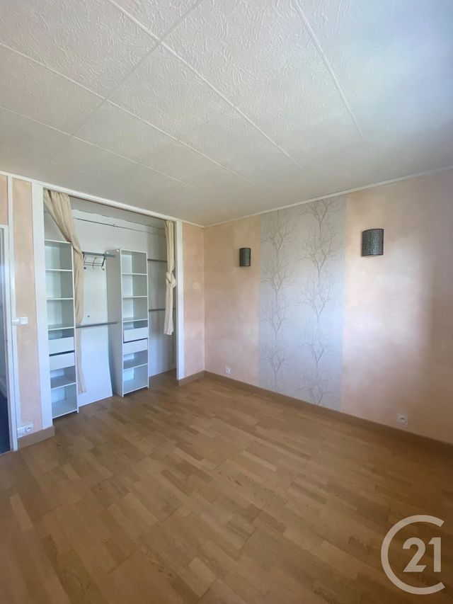 Appartement F4 &agrave; louer - 4 pi&egrave;ces - 75,30 m2 - St Jean De La Ruelle - 45 - CENTRE