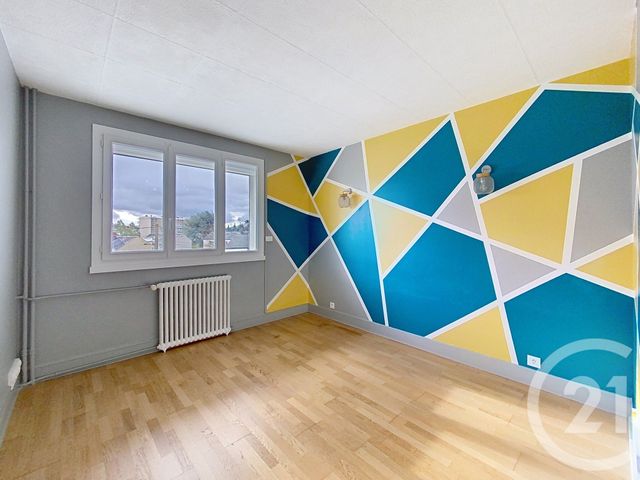 Appartement F4 à vendre - 4 pièces - 75,30 m2 - St Jean De La Ruelle - 45 - CENTRE