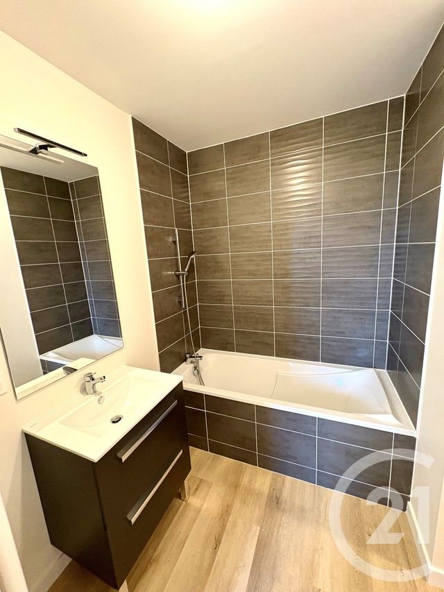 Appartement F3 à louer - 3 pièces - 74,50 m2 - Saran - 45 - CENTRE