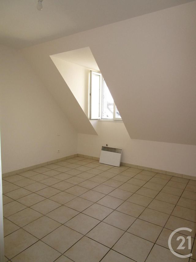 Maison &agrave; louer - 3 pi&egrave;ces - 73,70 m2 - Chateauneuf Sur Loire - 45 - CENTRE