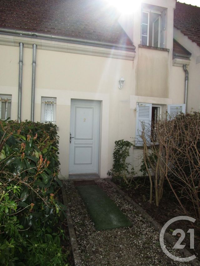 Maison &agrave; louer - 3 pi&egrave;ces - 73,70 m2 - Chateauneuf Sur Loire - 45 - CENTRE