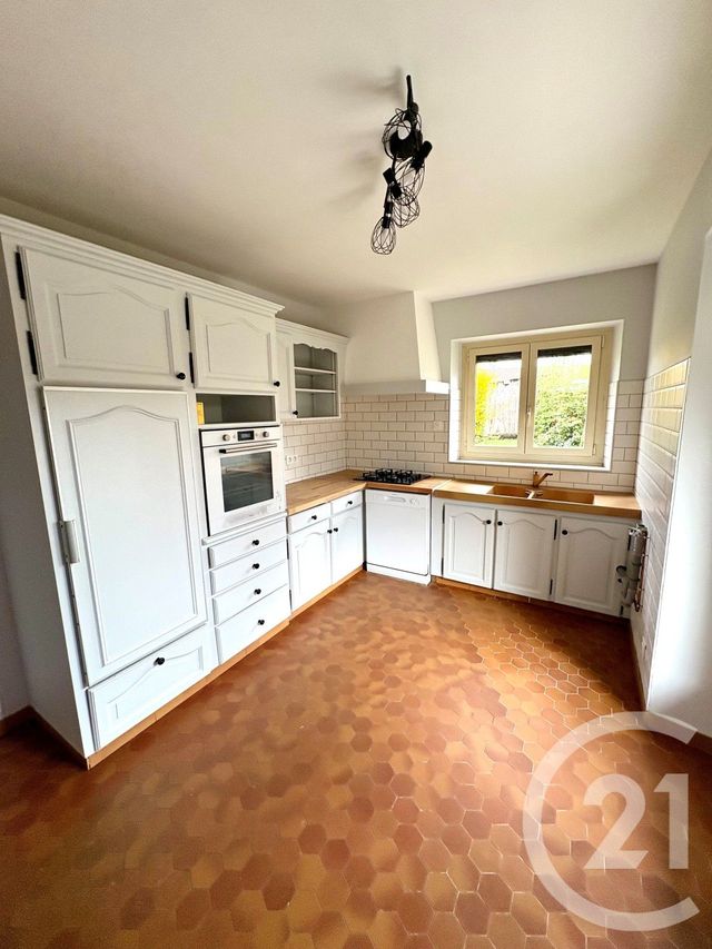 Maison &agrave; louer - 3 pi&egrave;ces - 125 m2 - Chateauneuf Sur Loire - 45 - CENTRE