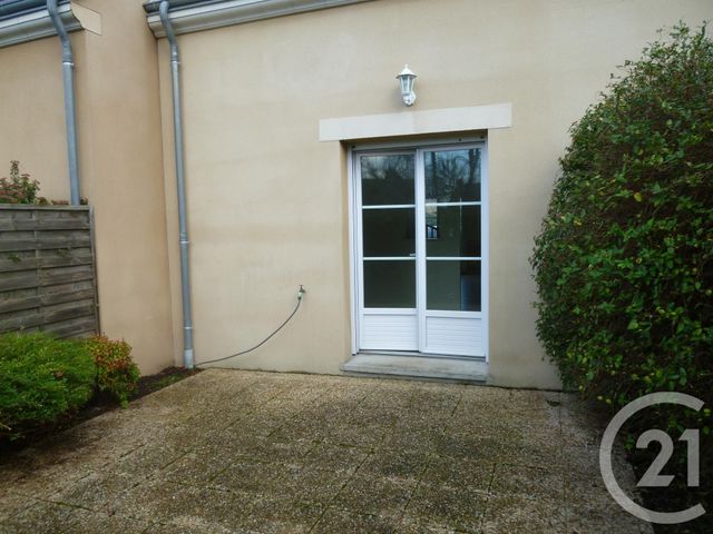 Maison &agrave; louer - 3 pi&egrave;ces - 70 m2 - Chateauneuf Sur Loire - 45 - CENTRE