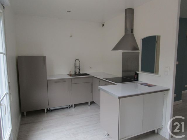 Maison &agrave; louer - 3 pi&egrave;ces - 70 m2 - Chateauneuf Sur Loire - 45 - CENTRE