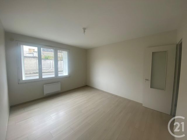 Appartement F2 &agrave; louer - 2 pi&egrave;ces - 43 m2 - Jargeau - 45 - CENTRE