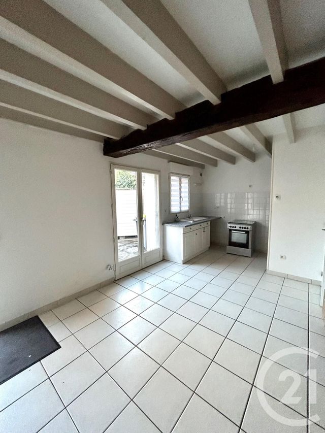 Maison &agrave; louer - 3 pi&egrave;ces - 70,63 m2 - Chateauneuf Sur Loire - 45 - CENTRE