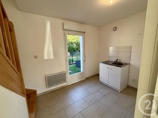 Appartement F2 &agrave; louer - 2 pi&egrave;ces - 39 m2 - Jargeau - 45 - CENTRE