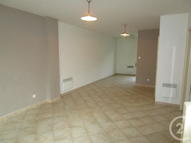 Maison &agrave; louer - 3 pi&egrave;ces - 68,67 m2 - Chateauneuf Sur Loire - 45 - CENTRE