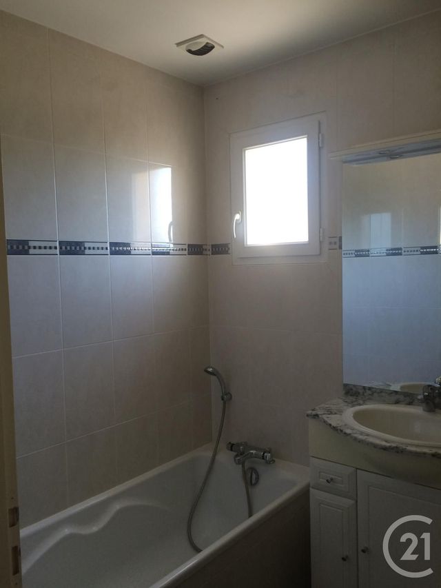 Appartement F2 &agrave; louer - 2 pi&egrave;ces - 44 m2 - Chateauneuf Sur Loire - 45 - CENTRE