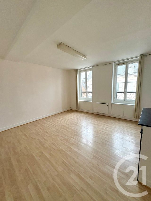 Appartement F2 &agrave; louer - 2 pi&egrave;ces - 66 m2 - Chateauneuf Sur Loire - 45 - CENTRE