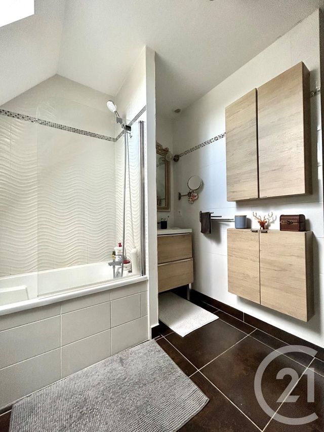 Maison &agrave; louer - 4 pi&egrave;ces - 80,60 m2 - Chateauneuf Sur Loire - 45 - CENTRE