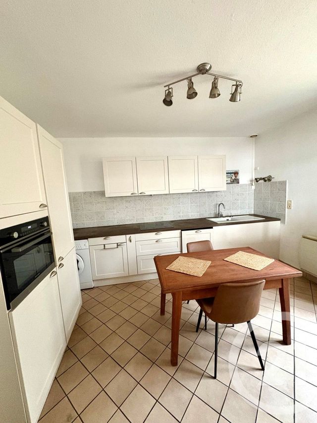 Maison &agrave; louer - 3 pi&egrave;ces - 62 m2 - Chateauneuf Sur Loire - 45 - CENTRE