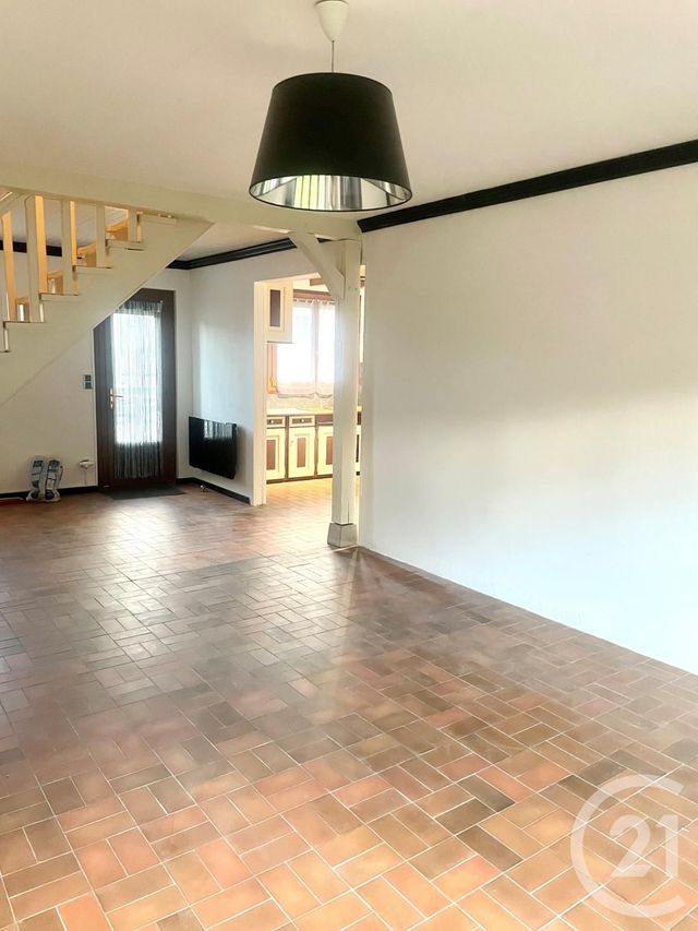 Maison &agrave; louer - 3 pi&egrave;ces - 79,15 m2 - Vitry Aux Loges - 45 - CENTRE