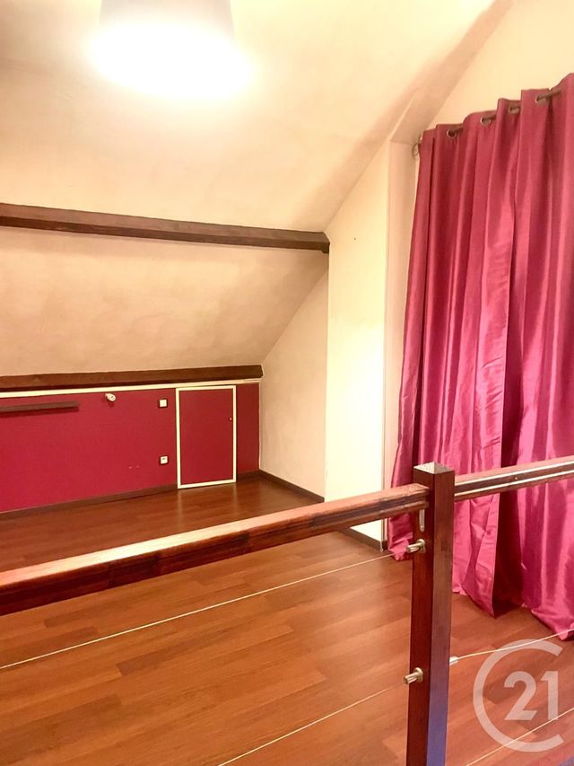 Maison &agrave; louer - 3 pi&egrave;ces - 79,15 m2 - Vitry Aux Loges - 45 - CENTRE