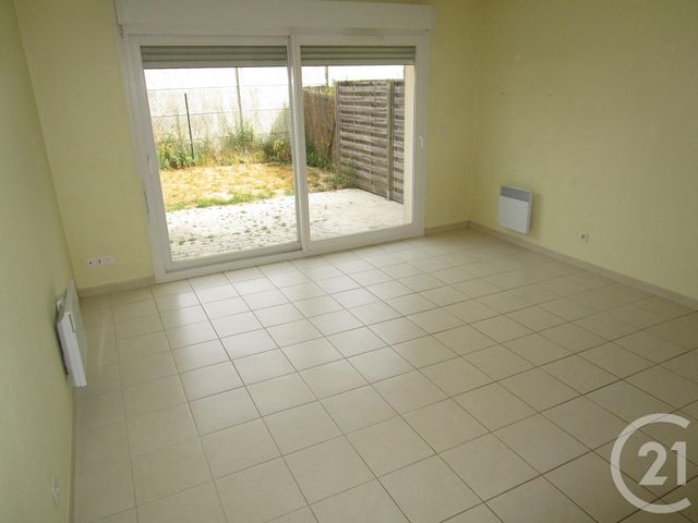 Maison &agrave; louer - 3 pi&egrave;ces - 63 m2 - Chateauneuf Sur Loire - 45 - CENTRE