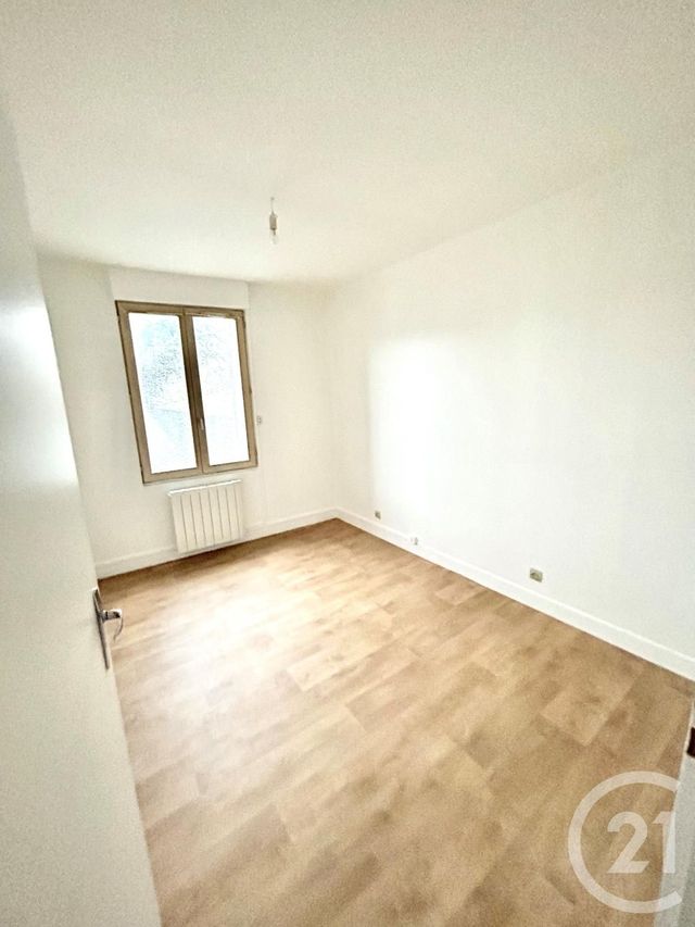Appartement F3 &agrave; louer - 3 pi&egrave;ces - 55 m2 - Chateauneuf Sur Loire - 45 - CENTRE