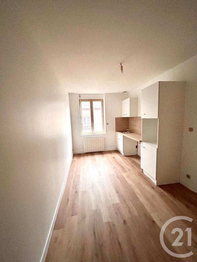 Appartement F3 &agrave; louer - 3 pi&egrave;ces - 55 m2 - Chateauneuf Sur Loire - 45 - CENTRE